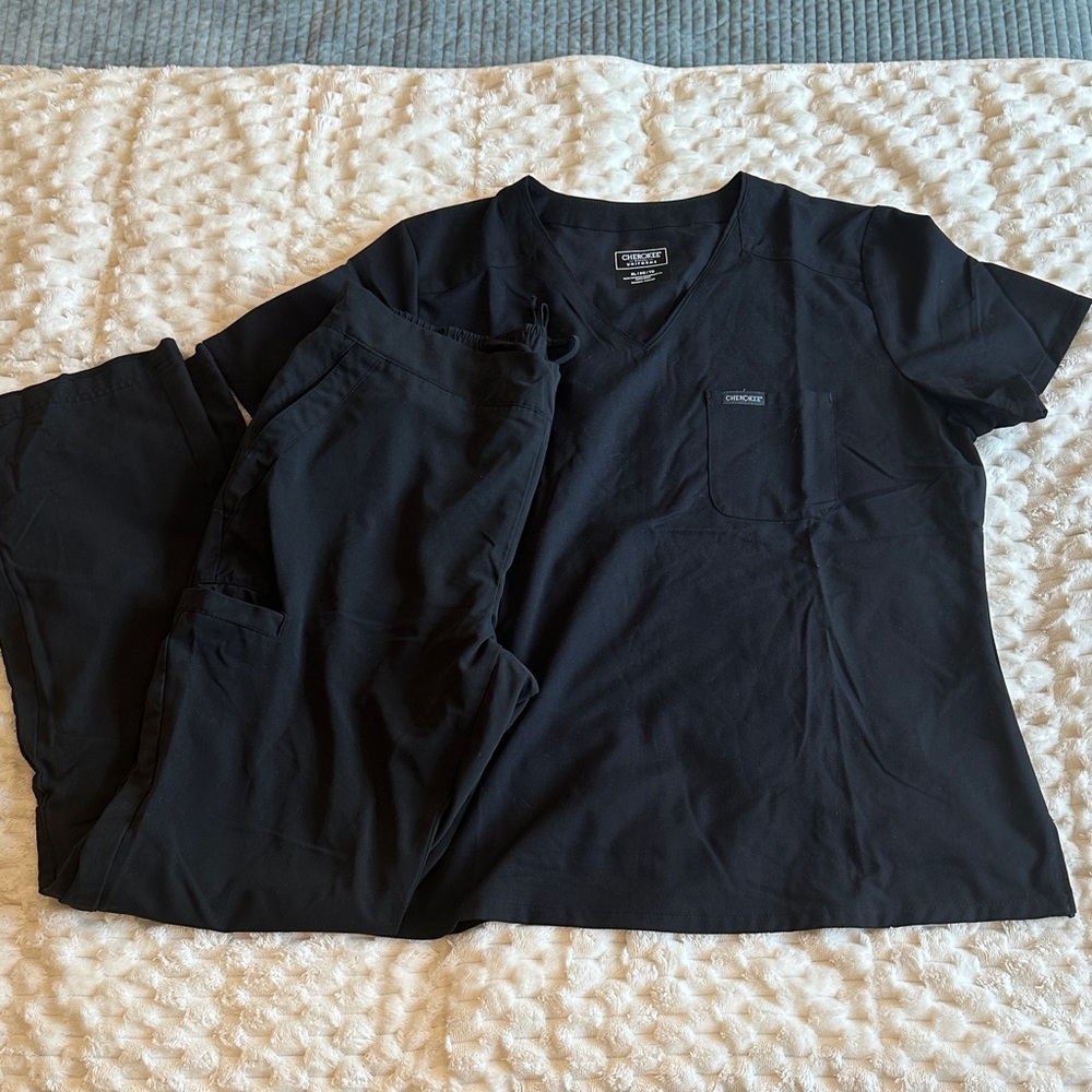 Cherokee Black Scrub Set